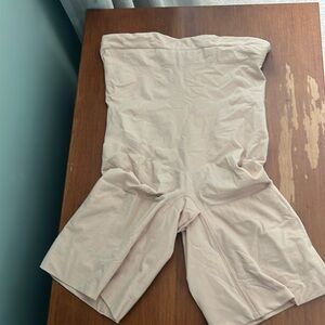 Maternity shapewear worn once